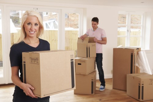 Dundee moving van support for local relocations