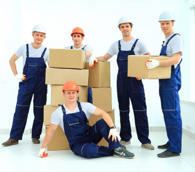 Removal van service in Dundee for local house and flat moves
