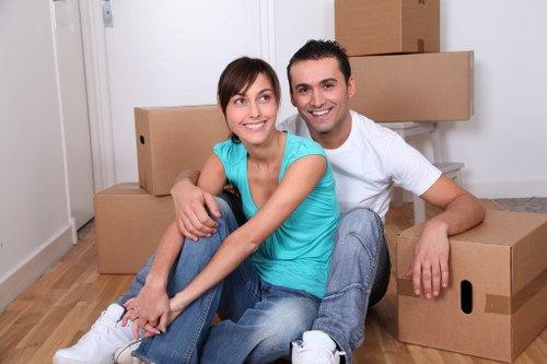 Dundee removal van covering homes, flats, and business moves
